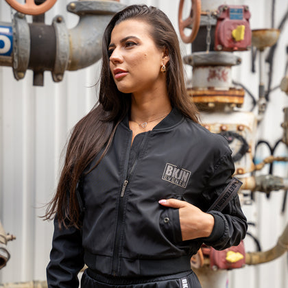 Beter Kom Je Niet - Cropped Bomber Jacket Women